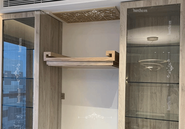 cao Mẫu thiết kế bàn thờ dựa trên phong cách đơn giản nhưng vẫn có độ sang trọng cao phù hợp cho căn hộ.